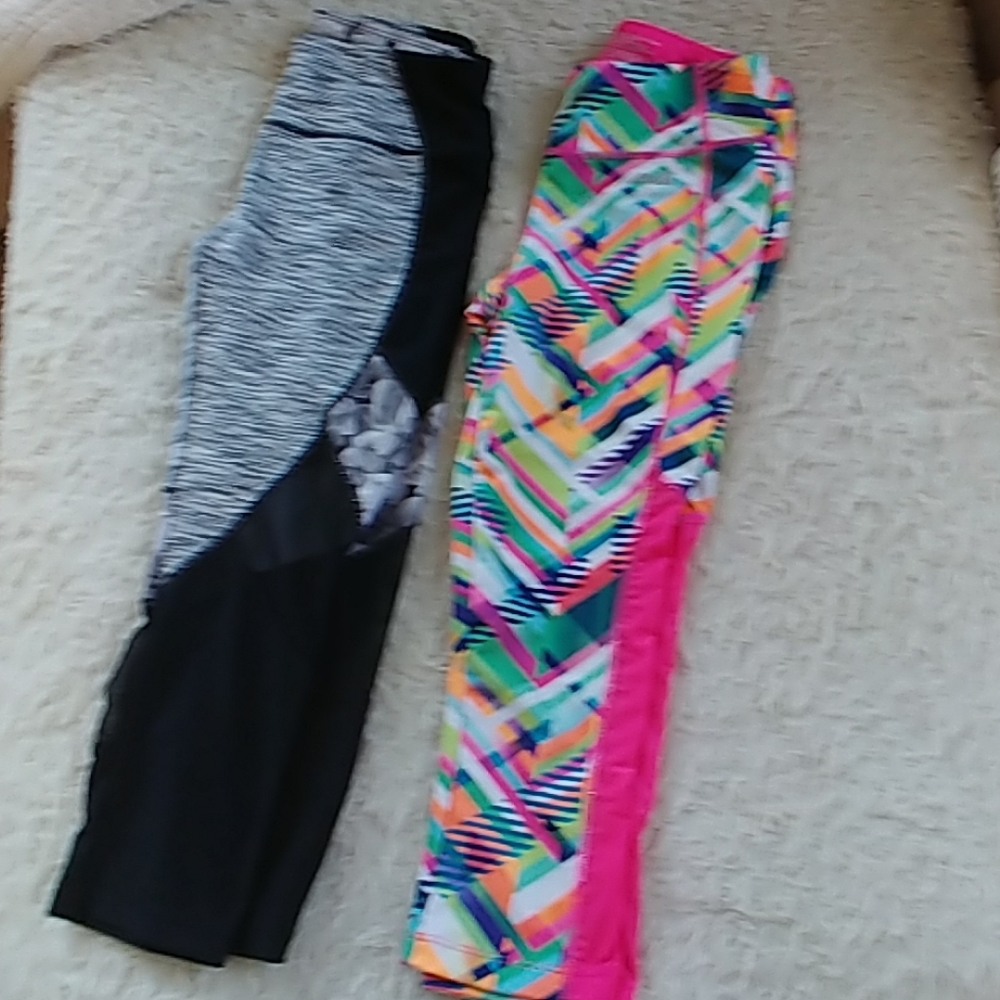 Bundle of 2 AVIA crop yoga pants.
